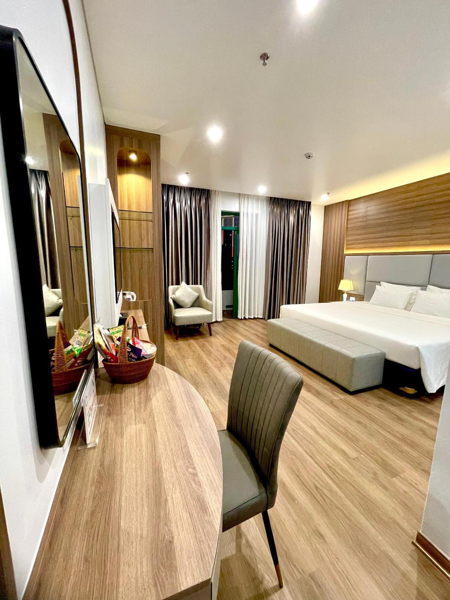 Central Halong Hotel Ха Лонг Екстериор снимка