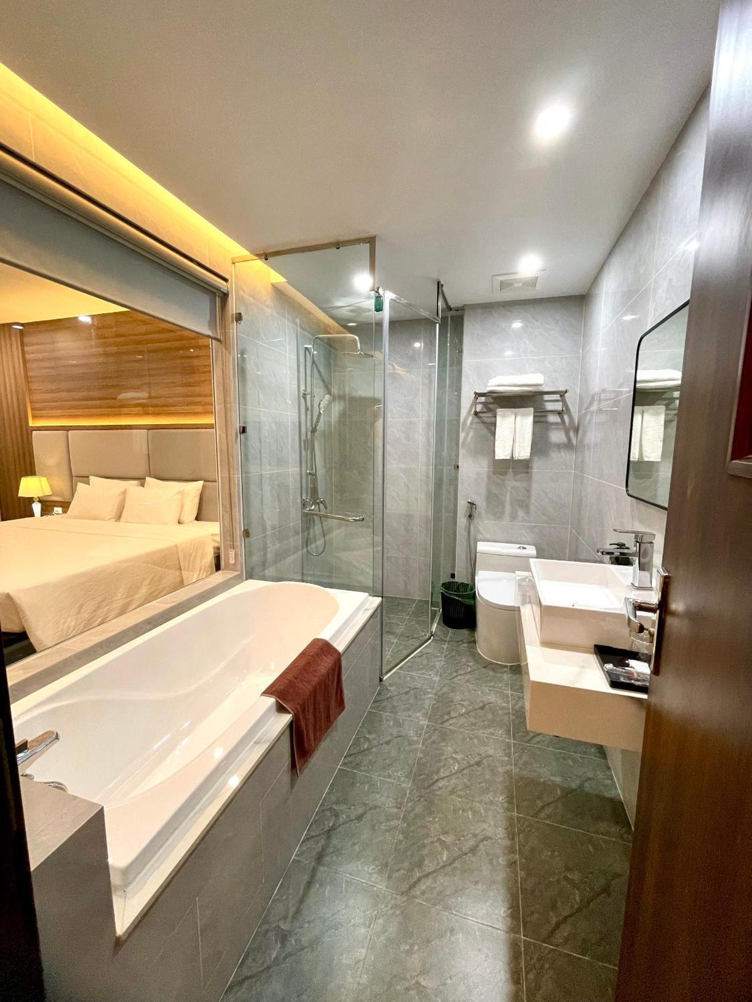 Central Halong Hotel Ха Лонг Екстериор снимка