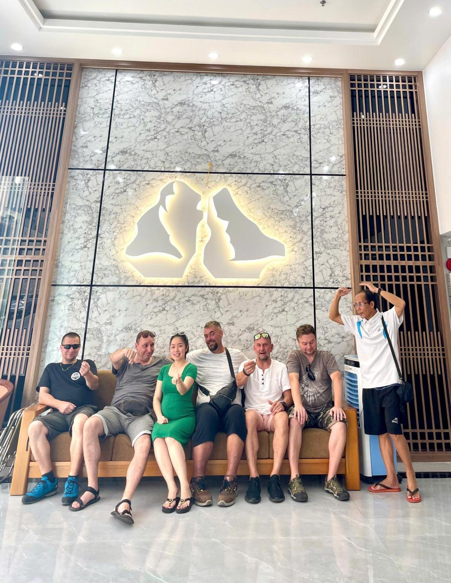 Central Halong Hotel Ха Лонг Екстериор снимка