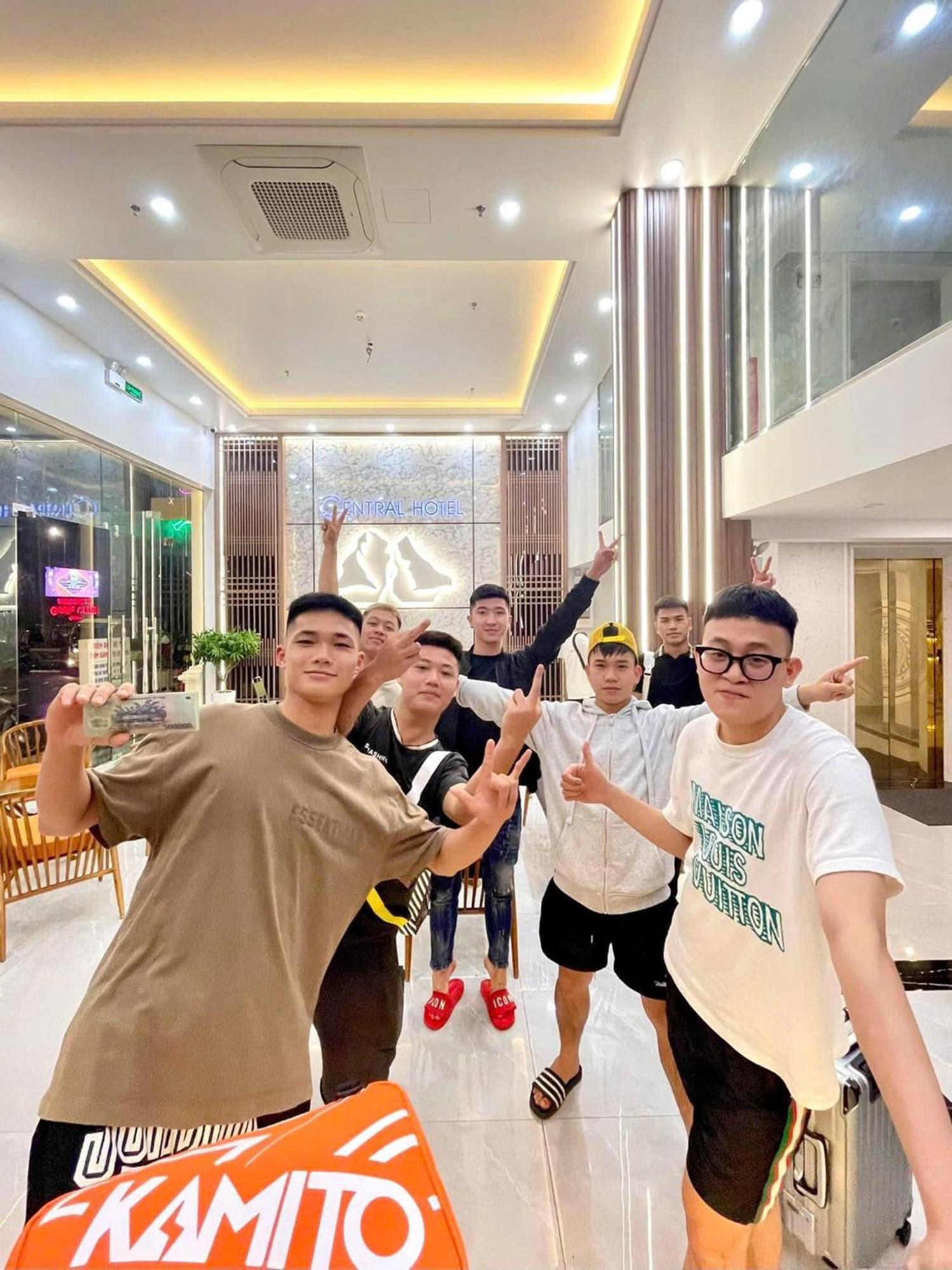Central Halong Hotel Ха Лонг Екстериор снимка