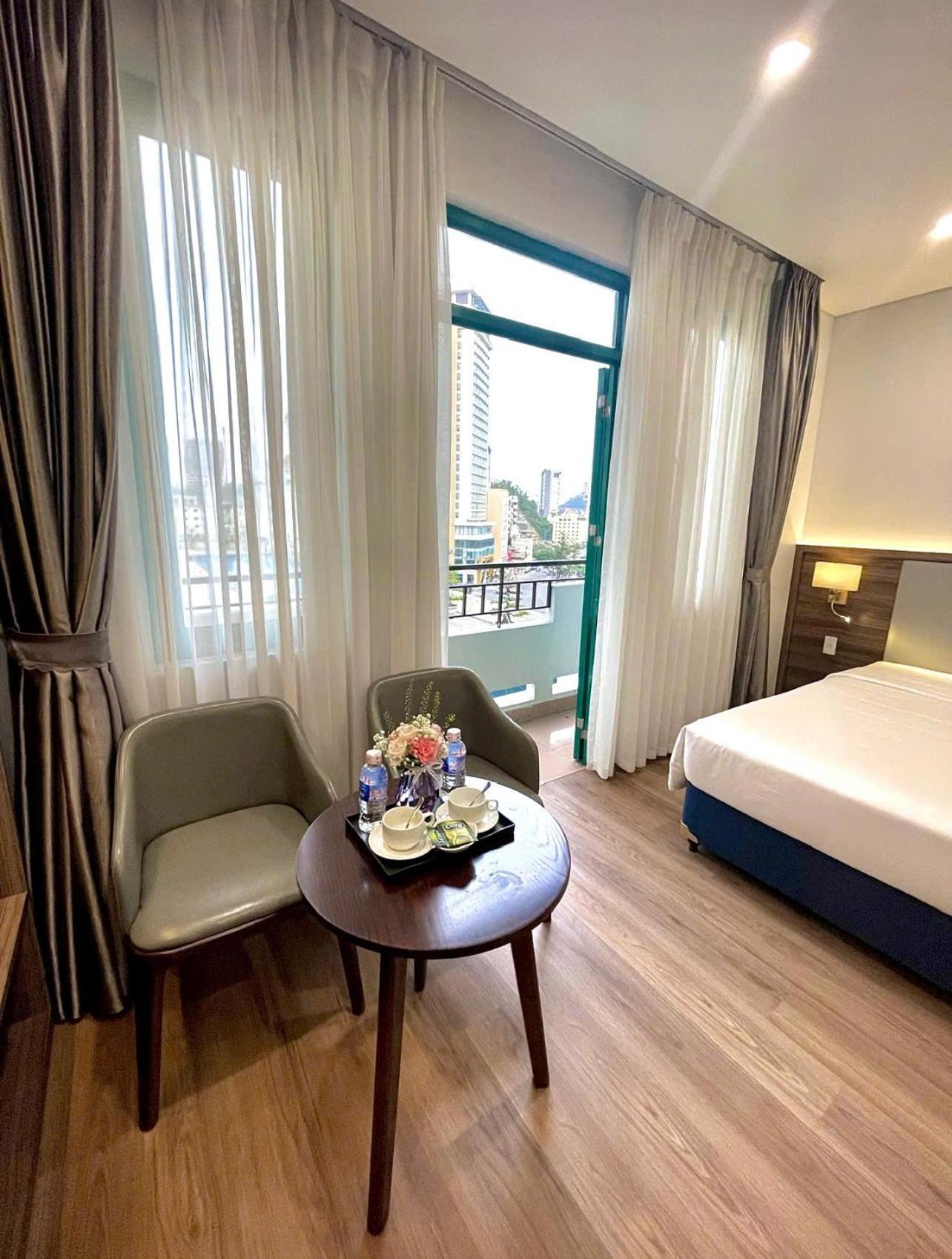 Central Halong Hotel Ха Лонг Екстериор снимка