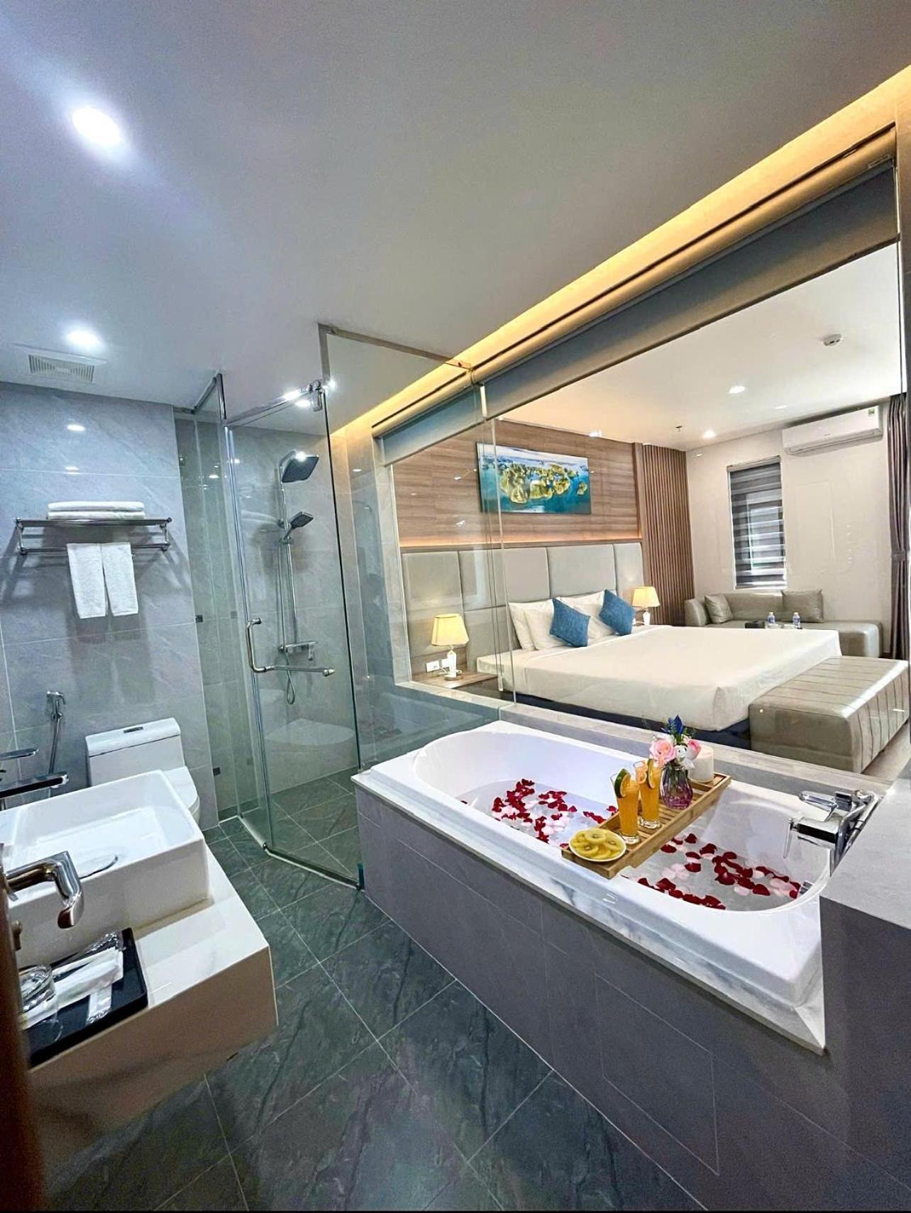 Central Halong Hotel Ха Лонг Екстериор снимка