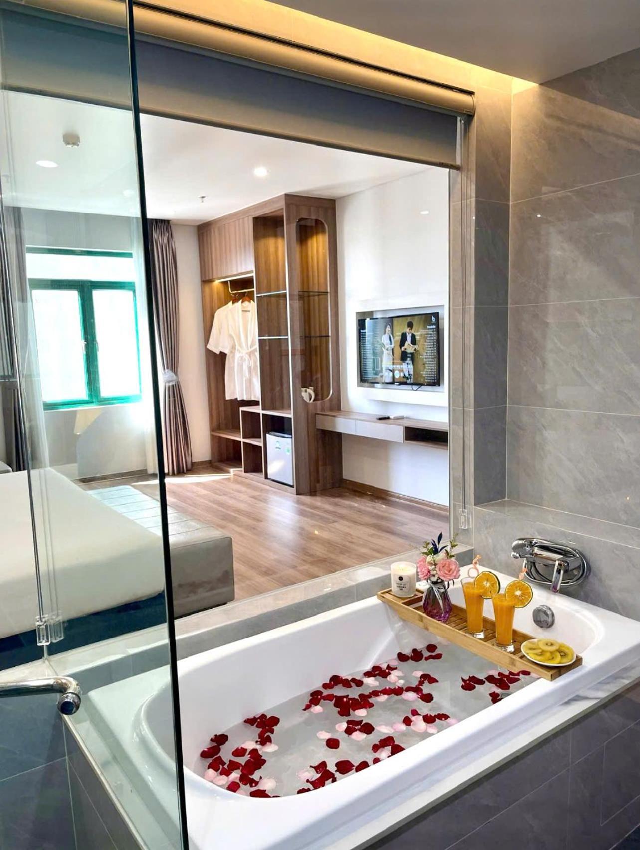 Central Halong Hotel Ха Лонг Екстериор снимка